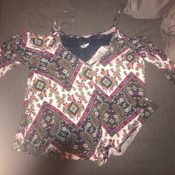 cold shoulder top - Picture 2 of 2